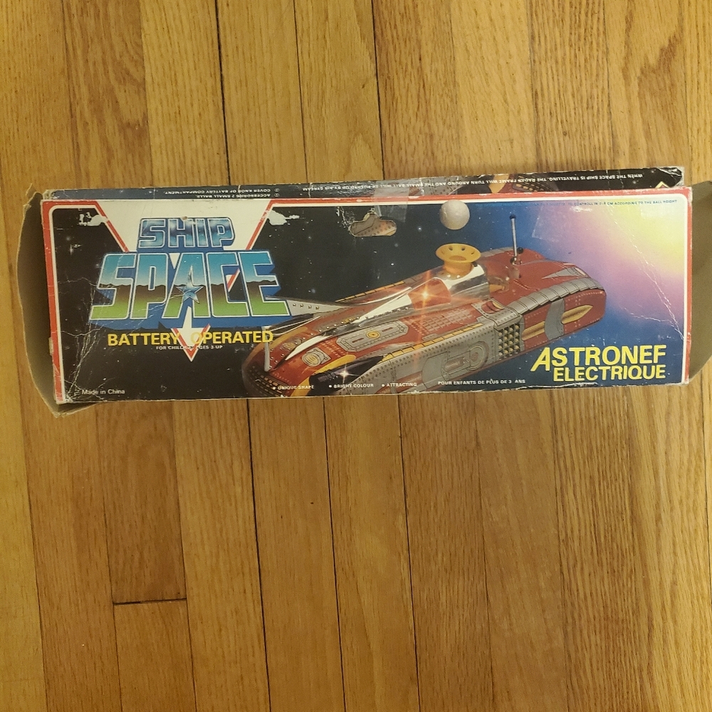Space Ship Battery Operated by Astronef Electrique